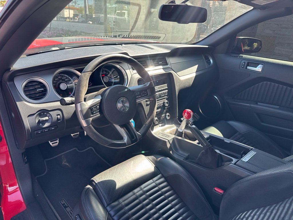 Used 2010 Ford Mustang Shelby GT500 RWD image 15