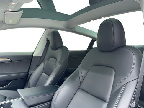 Used 2023 Tesla Model 3 Standard Range image 34