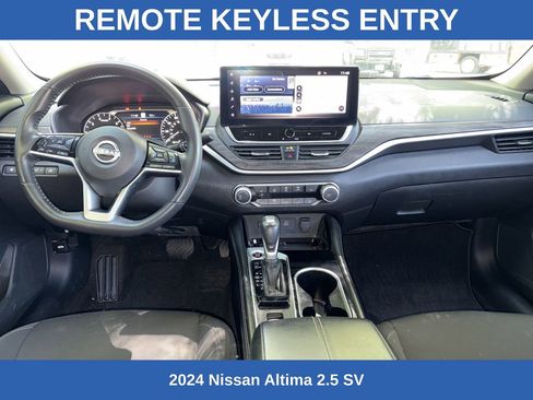 Used 2024 Nissan Altima 2.5 SV w/ SV Premium Package FWD image 8