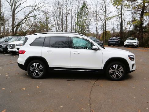 New 2026 Mercedes-Benz GLB 250 4MATIC image 2