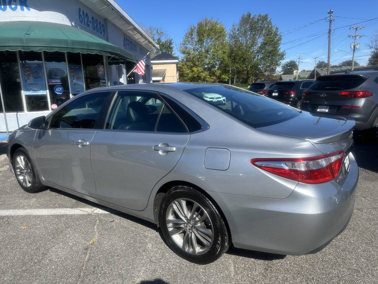 Used 2017 Toyota Camry SE FWD image 9