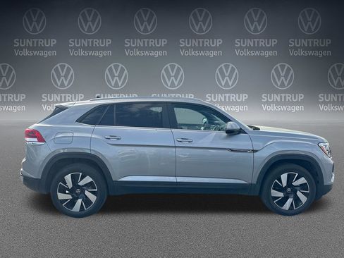 Used 2025 Volkswagen Atlas Cross Sport SE FWD image 36
