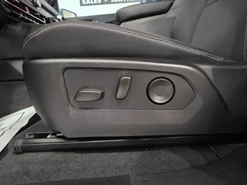 Used 2024 Chevrolet Colorado LT w/ LT Convenience Package II image 15