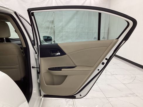 Used 2016 Honda Accord Touring image 25
