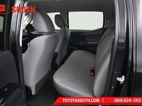 Used 2022 Toyota Tacoma SR AWD/4WD image 10