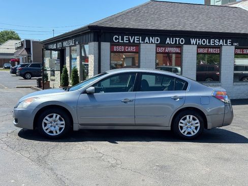 Used 2009 Nissan Altima Sedan FWD image 2