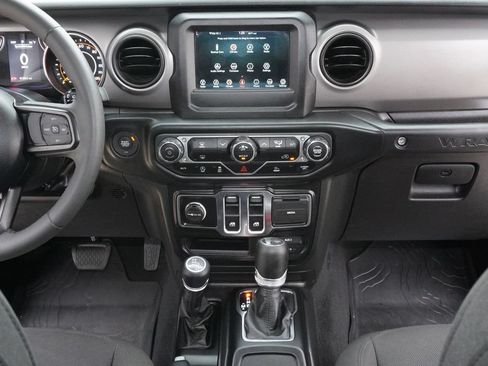 Used 2023 Jeep Wrangler Sport AWD/4WD image 17
