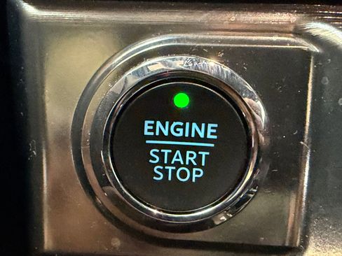 Used 2023 Ford F150 Lariat image 33