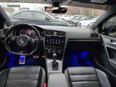 Used 2018 Volkswagen Golf R 4-Door image 20
