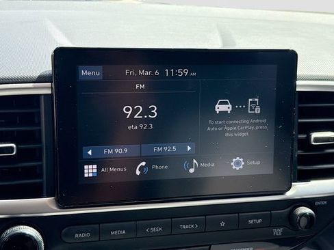 Used 2023 Hyundai Venue SEL image 14