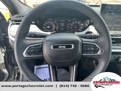 Used 2024 Jeep Compass Latitude w/ Convenience Group AWD/4WD image 16
