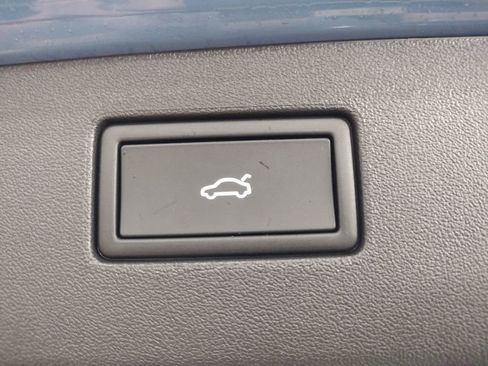 New 2026 Volkswagen Tiguan SE image 19