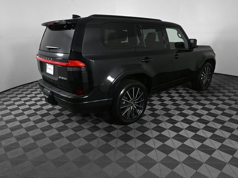 Used 2024 Lexus GX 550 w/ Cold Area Package image 25