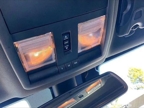 Used 2018 Dodge Challenger R/T Plus image 30