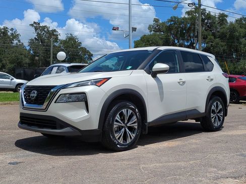 Used 2023 Nissan Rogue SV FWD image 2