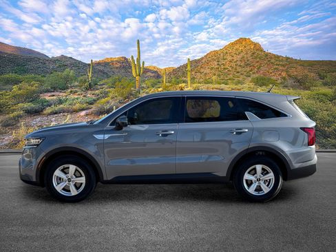 Certified 2023 Kia Sorento LX FWD image 8