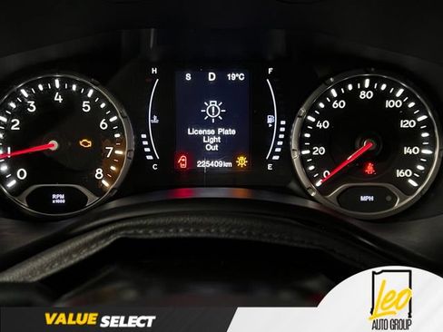 Used 2018 Jeep Renegade Latitude w/ Popular Equipment Group FWD image 14