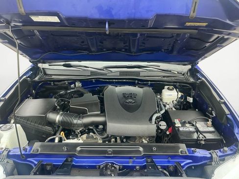 Used 2023 Toyota Tacoma TRD Off-Road image 18