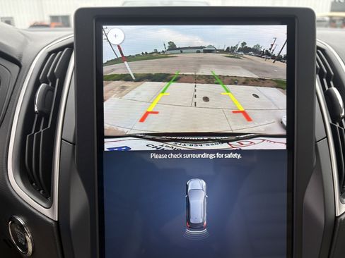 Used 2024 Ford Edge SEL w/ Convenience Package image 14