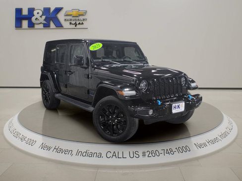 Used 2021 Jeep Wrangler Unlimited Sahara AWD/4WD image 1