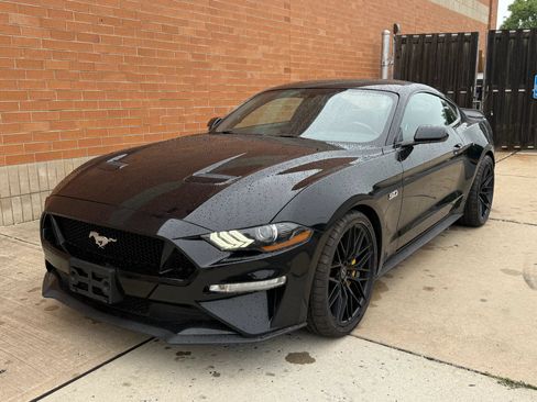 Used 2019 Ford Mustang GT RWD image 3