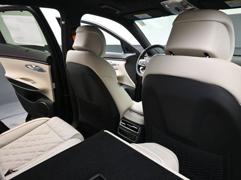 New 2026 Genesis GV70 3.5T Sport Prestige AWD/4WD image 15