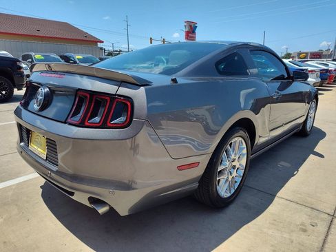 Used 2013 Ford Mustang Premium RWD image 4