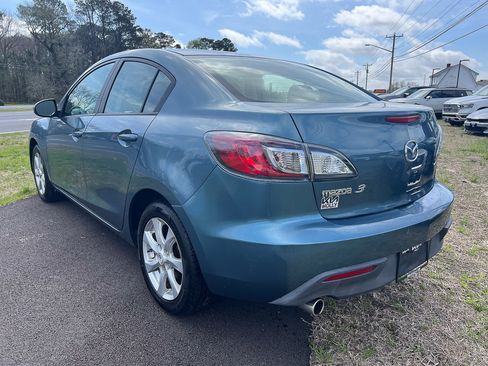 Used 2011 MAZDA MAZDA3 i Touring FWD image 3