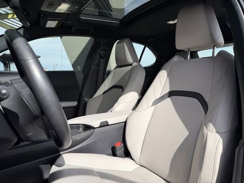 Used 2024 Lexus UX 250h FWD image 31