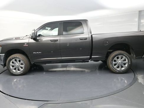 New 2026 RAM 2500 Laramie AWD/4WD image 7