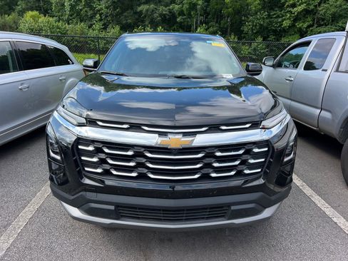 Used 2026 Chevrolet Equinox LT FWD image 2