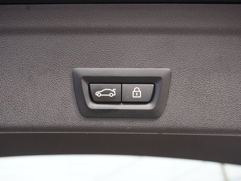 Used 2023 BMW X6 xDrive40i w/ M Sport Package image 25