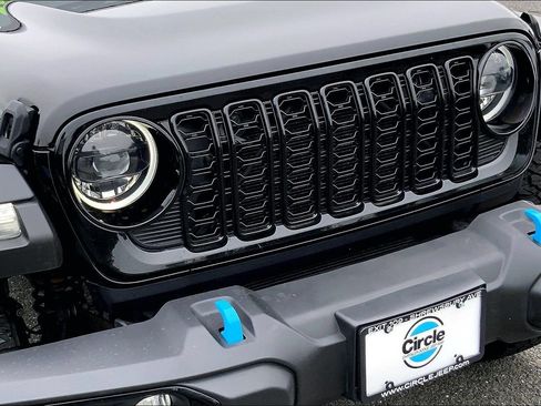 Certified 2024 Jeep Wrangler Unlimited AWD/4WD image 29