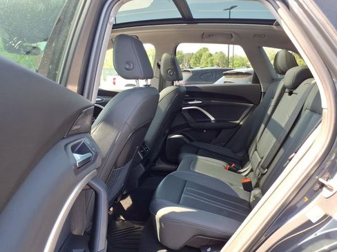 Used 2025 Audi Q5 Premium Plus w/ Premium Plus AWD/4WD image 11