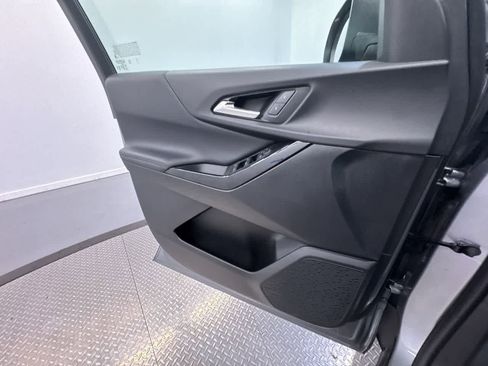 Used 2025 Chevrolet Equinox LT w/ Safety and Technology Package image 31