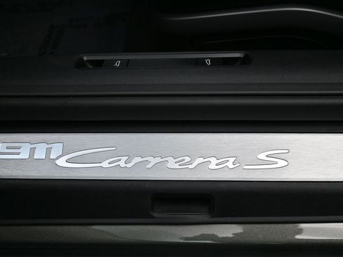 Certified 2022 Porsche 911 Carrera S image 7