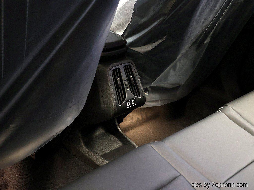 New 2027 BMW X1 xDrive28i AWD/4WD image 14