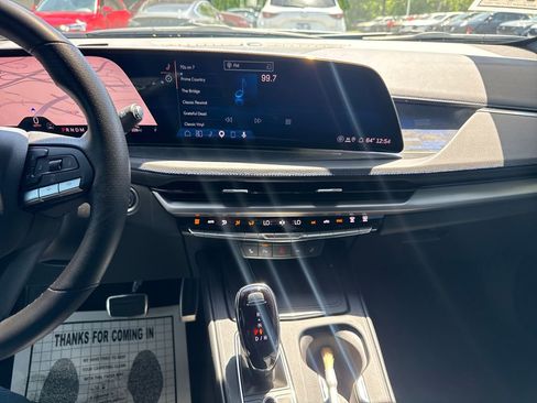 Used 2025 Cadillac XT4 Sport w/ Cold Weather Package FWD image 18