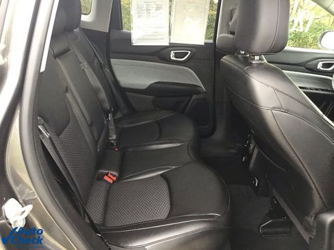 Used 2022 Jeep Compass Latitude image 15