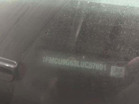 Used 2020 Ford Escape SE image 6