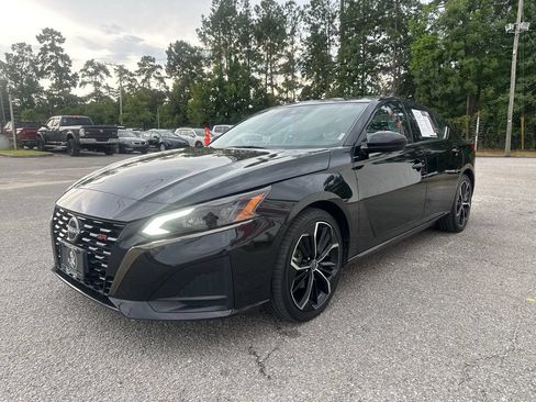 Used 2023 Nissan Altima 2.5 SR FWD image 4