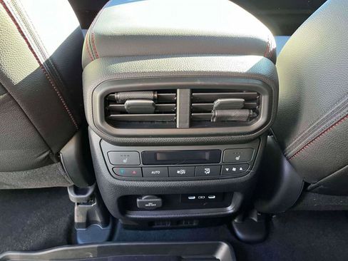 Used 2025 Honda Ridgeline Black Edition image 4