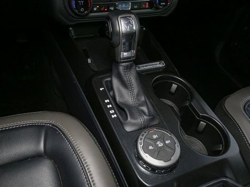 Used 2025 Ford Bronco Outer Banks image 25