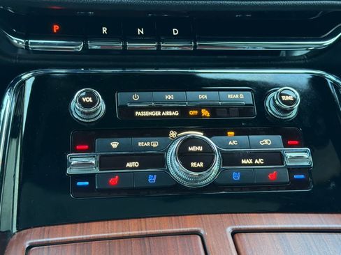 Used 2022 Lincoln Navigator L Reserve image 23