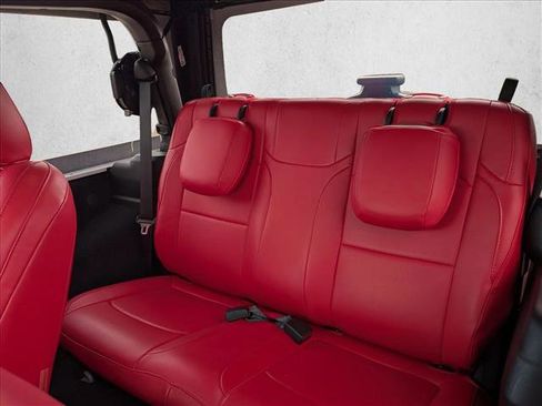 Used 2025 Jeep Wrangler Sport AWD/4WD image 15