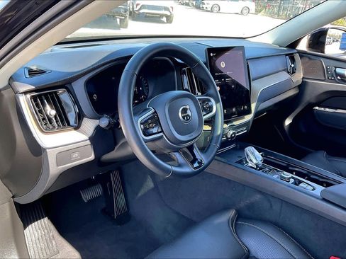 Used 2026 Volvo XC60 B5 Ultra w/ Protection Package Premier image 18