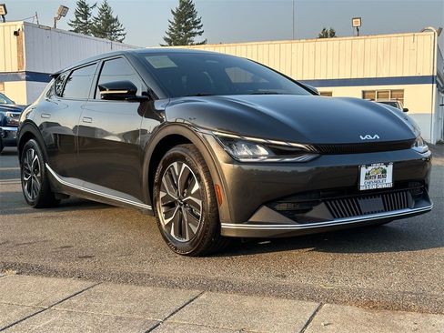 Used 2023 Kia EV6 Light image 4