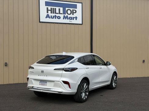 Used 2025 Buick Envista Avenir FWD image 2