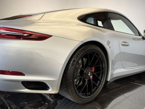 Used 2018 Porsche 911 Carrera GTS RWD image 26