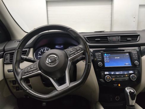 Used 2018 Nissan Rogue Sport SL w/ SL Premium Package FWD image 22
